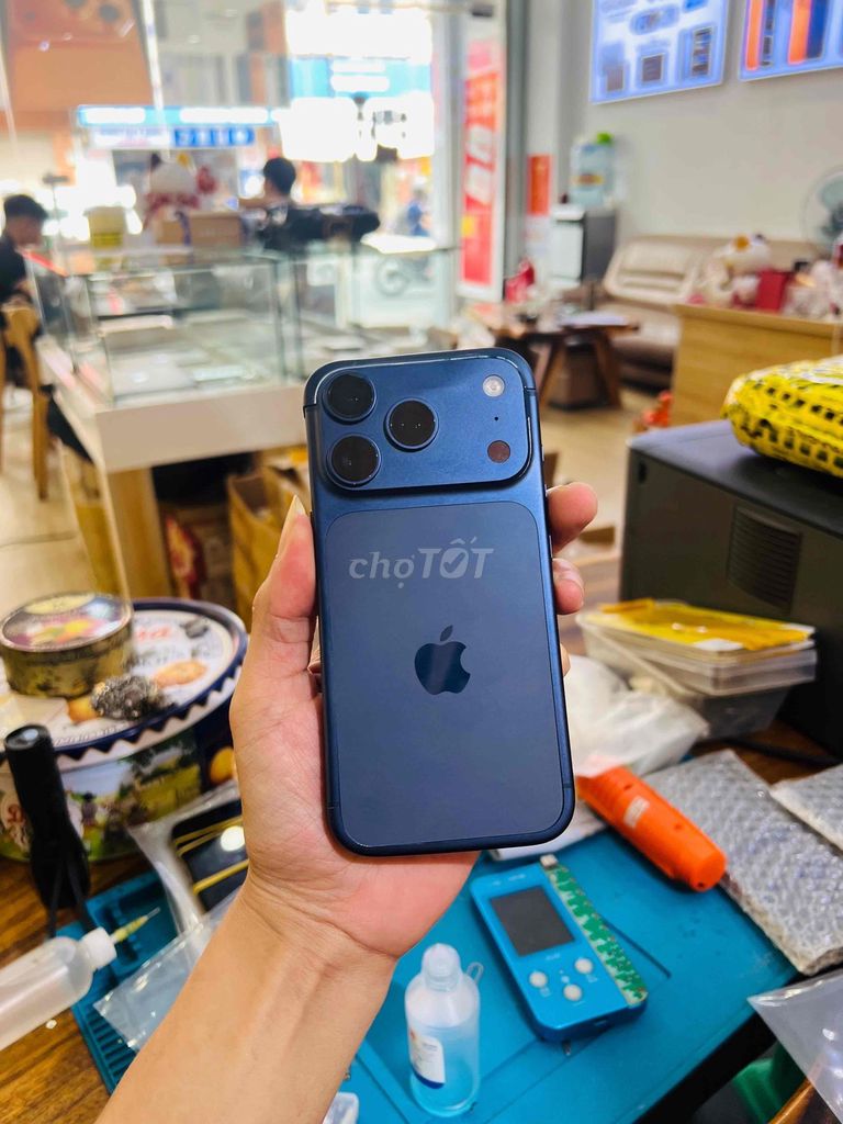 Iphone 17pro 256gb Vn Rơi vỡ. Mua bán Điện thoại tại Quận Tân Bình Tp Hồ Chí Minh được đăng bởi trường hình 1