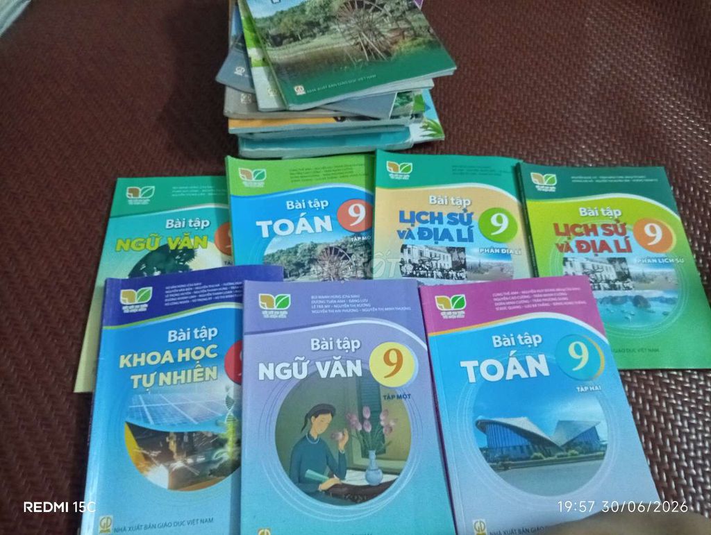 Sách bài tập Lớp 9 90% mới. Mua bán Sách tại Quận Nam Từ Liêm Hà Nội được đăng bởi nglyy hình 1