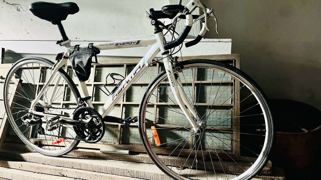 Xe đạp đua Asama Energy Trắng. Mua bán Xe đạp tại Thành phố Rạch Giá Kiên Giang được đăng bởi tien hình 1