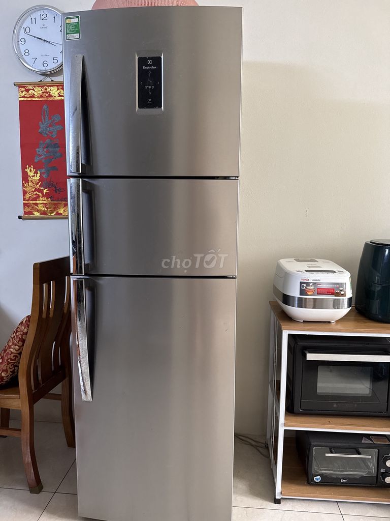 Tủ lạnh Electrolux 335L Bạc. Mua bán Tủ lạnh tại Quận Hai Bà Trưng Hà Nội được đăng bởi Lê phương linh hình 1