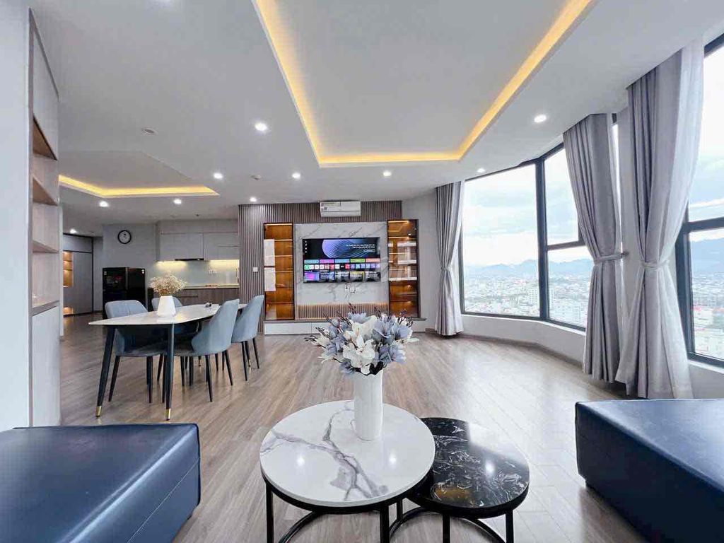 Cho thuê căn góc HUD builiding view phố và biển Nha Trang