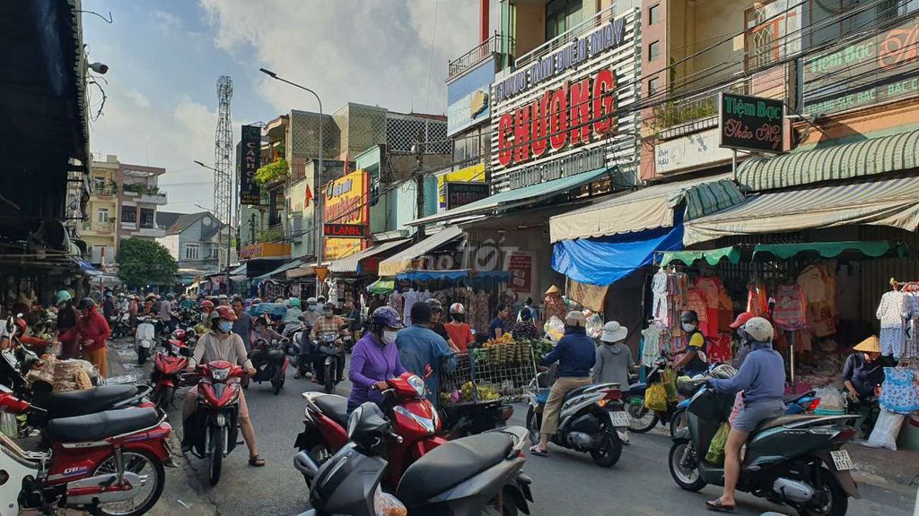 2 lô liền MT chợ Dĩ An 1 KD sầm uất Mt đường Nguyễn Thái Học