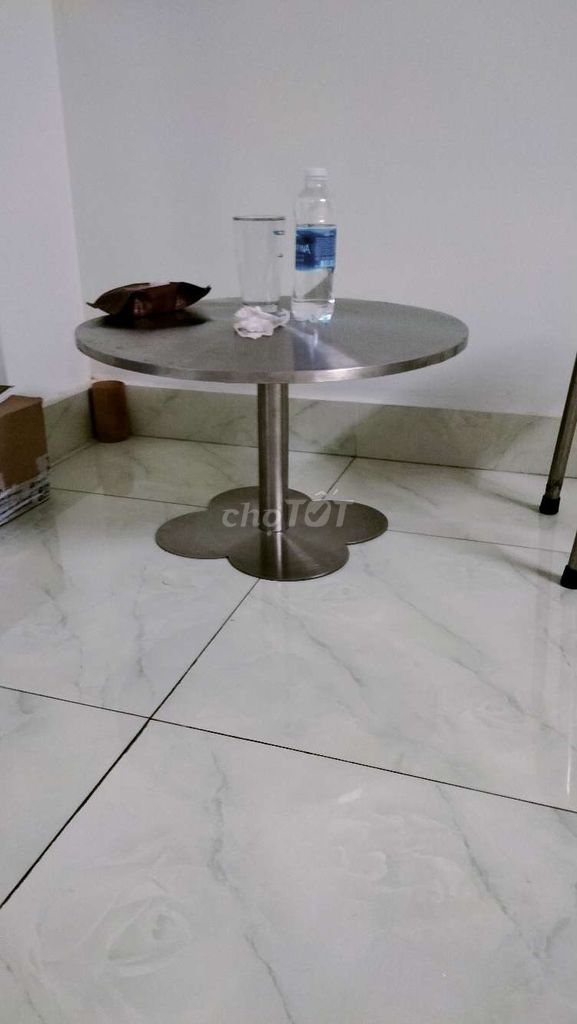 Bàn Inox 304 màu Bạc. Mua bán Bàn ghế tại Quận Bình Tân Tp Hồ Chí Minh được đăng bởi Quỳnh Hương hình 1