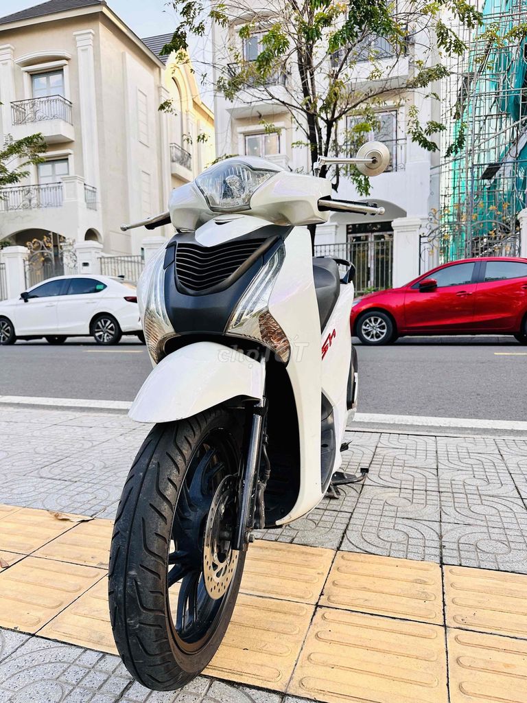 Хонда SH 125 2015 Белая Черная