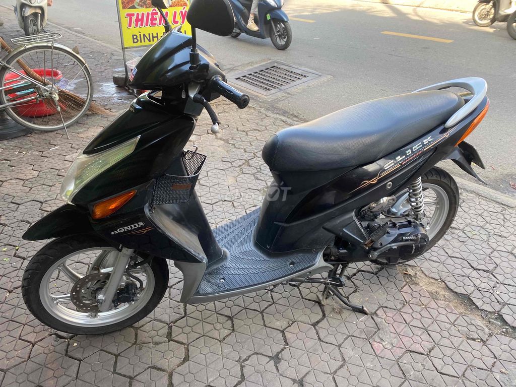 Honda Click màu Đen mâm 6 cây. Mua bán Xe máy tại Quận 7 Tp Hồ Chí Minh được đăng bởi thanh xuân hình 4