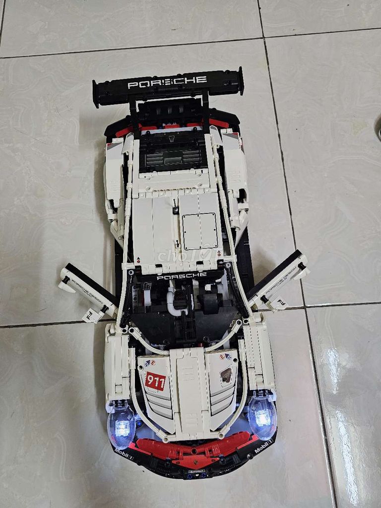 Porscher 911 RSR tỉ lệ 1:10