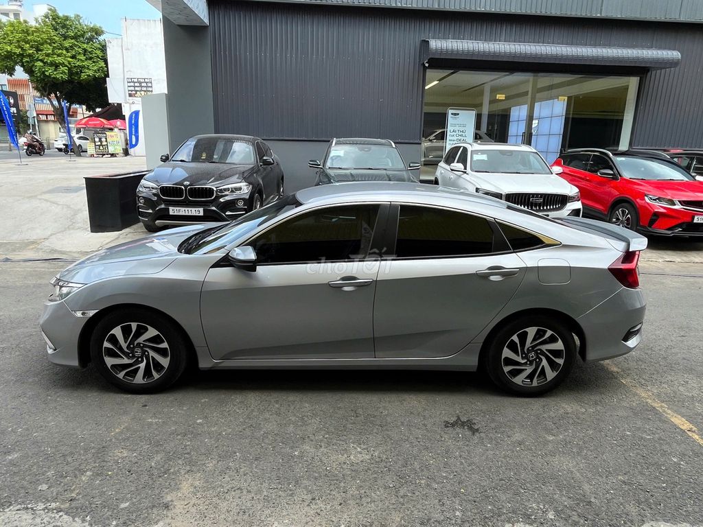 HONDA CIVIC 1.8E 2019 GIA ĐÌNH LƯỚT 1 CHỦ VAY 70%. Mua bán Ô tô tại Quận Bình Tân Tp Hồ Chí Minh được đăng bởi Hiếu hình 8