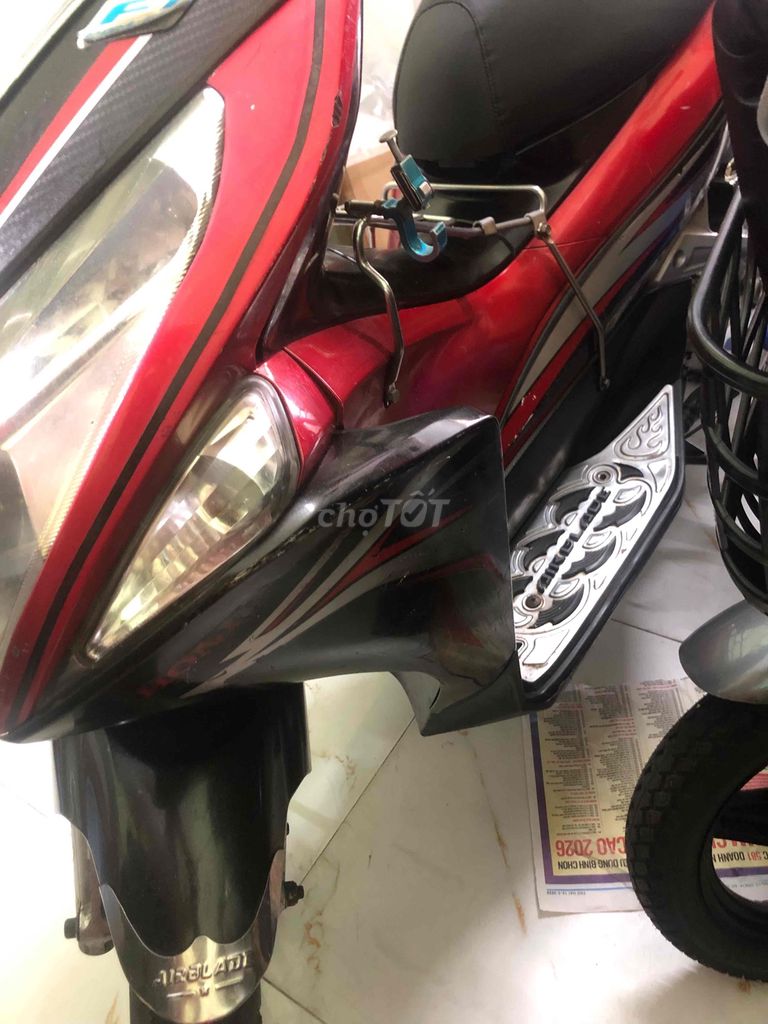Мопед Honda Air Blade 2012 г., красно-черный