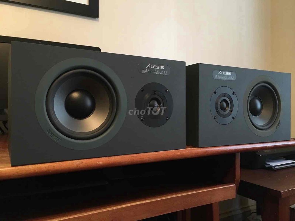 Loa kiểm âm Alesis Monitor One. Mua bán Tivi, Âm thanh tại Quận Hà Đông Hà Nội được đăng bởi Hoàng Trung Dũng hình 1