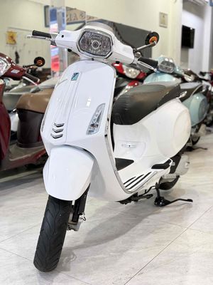 Vespa iget 2018 Trắng phố B2 - 10 Triệu lấy xe. Mua bán Xe máy tại Thành phố Buôn Ma Thuột Đắk Lắk được đăng bởi Nguyễn hoàng Anh