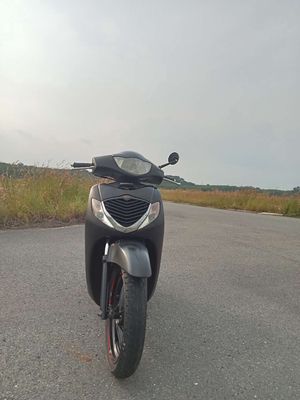 Honda SH 150i Đen 20000 km. Mua bán Xe máy tại Thị xã Tân Uyên Bình Dương được đăng bởi Phạm Hoang