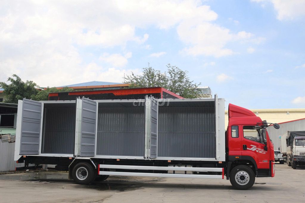 ĐẦU TƯ 250TR NHẬN NGAY FAW JK6 THÙNG KÍN 9M9. Mua bán Xe tải, xe ben tại Thành phố Thuận An Bình Dương được đăng bởi Ô Tô Phú Mẫn Bình Dương hình 1