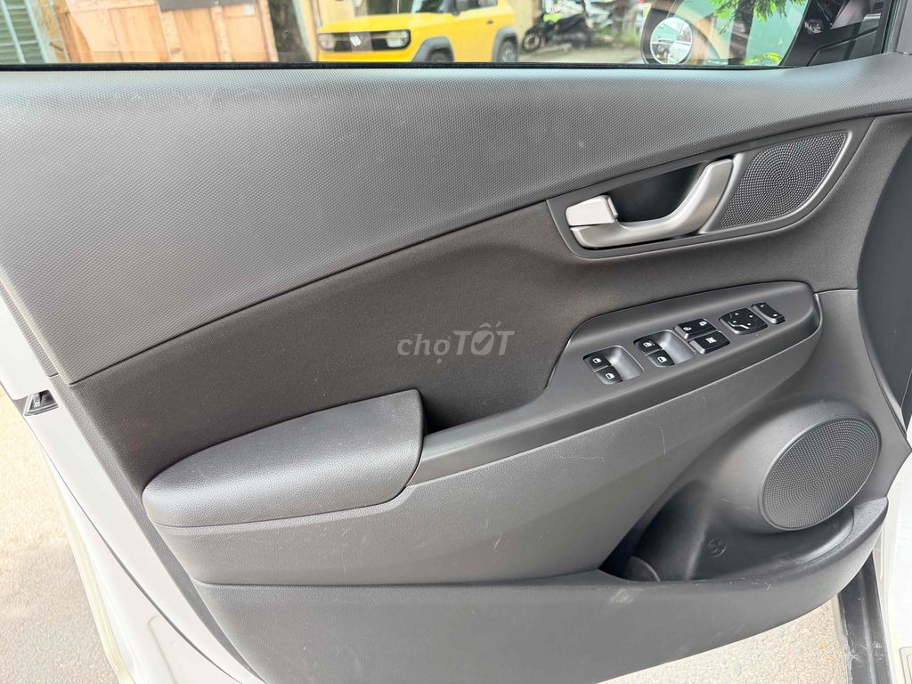 Hyundai Kona 2020 Trắng. Mua bán Ô tô tại Quận Cẩm Lệ Đà Nẵng được đăng bởi Phước Auto hình 11