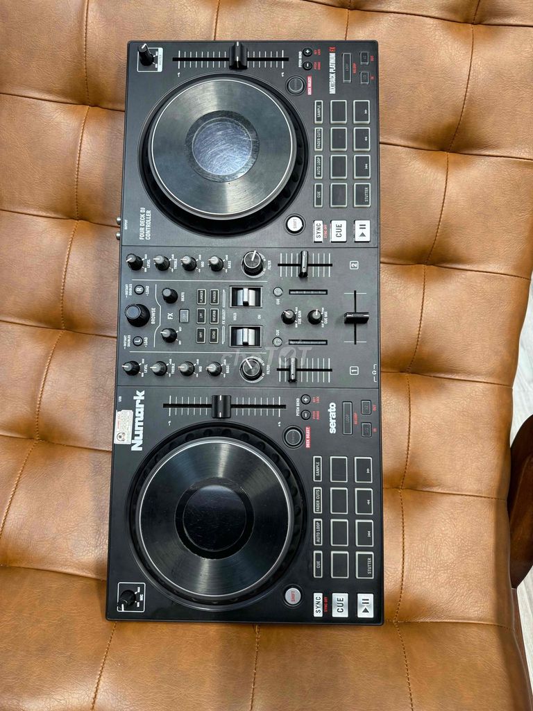 Bàn DJ Numark Mixtrack Platinum FX Đen. Mua bán Nhạc cụ tại Quận Tân Bình Tp Hồ Chí Minh được đăng bởi Minh Phú hình 1