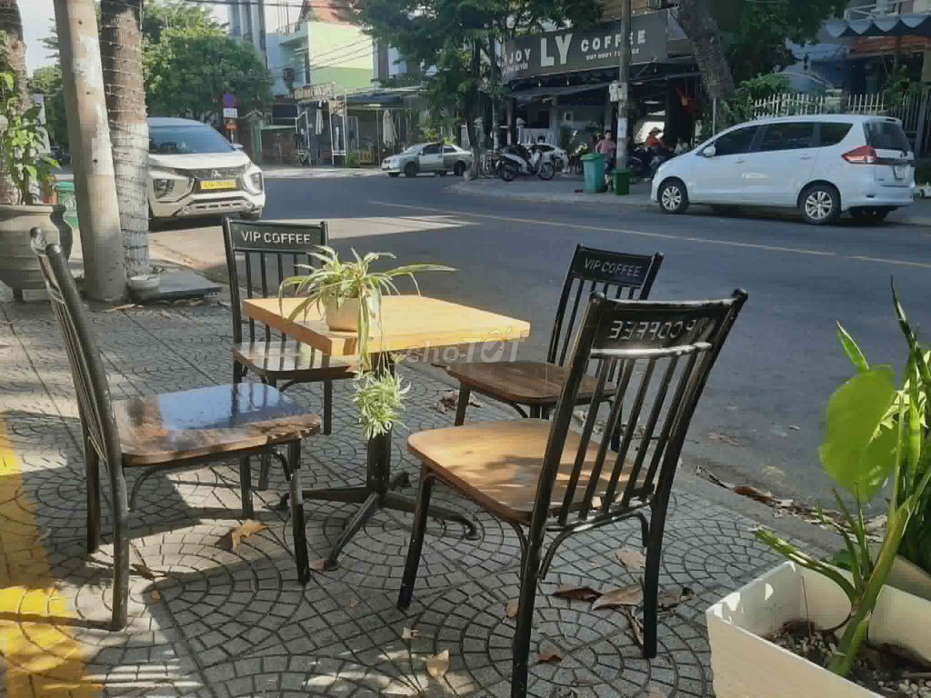 Thanh lý Bàn ghế cafe khung sắt, mặt gỗ. Mua bán Bàn ghế tại Quận Cẩm Lệ Đà Nẵng được đăng bởi Nguyễn Gia hình 1