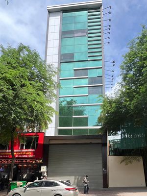 CHO THUÊ NHÀ 6M X 20M HẦM TRỆT 5 LẦU THANG MÁY PCCC
