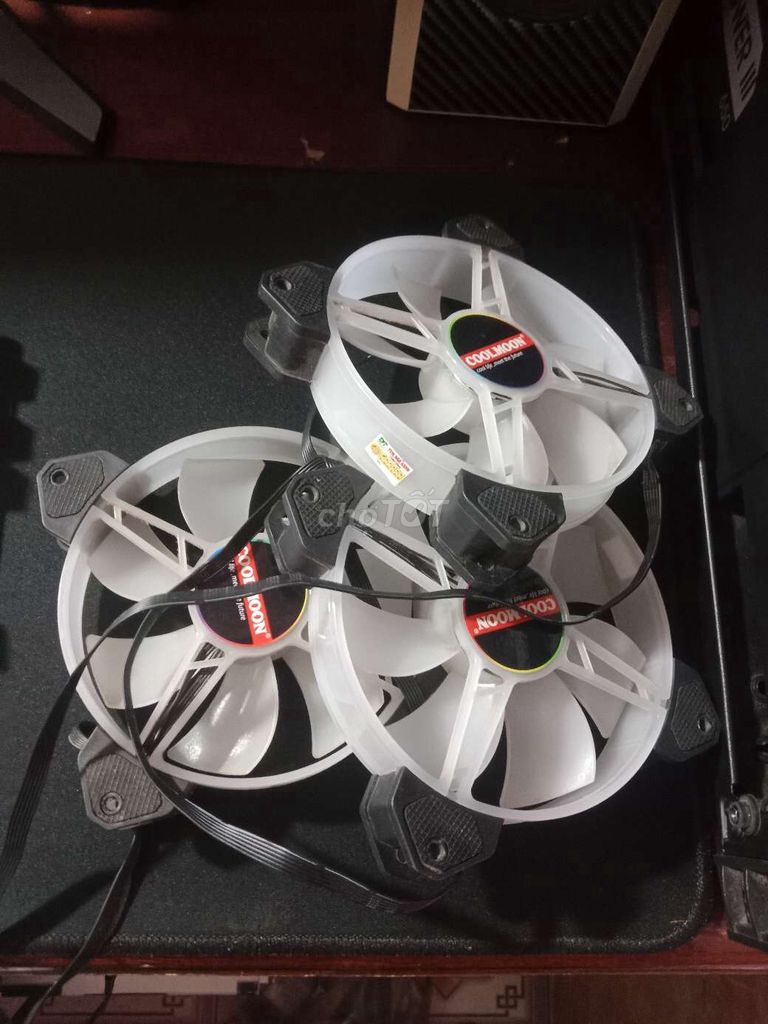 Dư bán 3 fan led rgb coolmoom syn hub