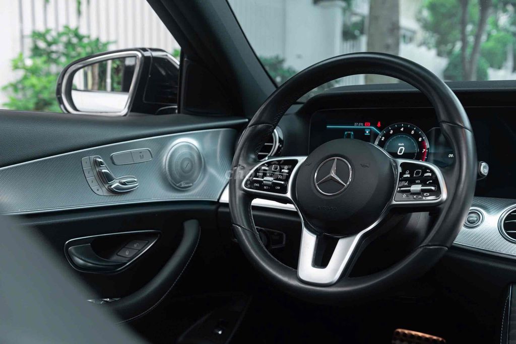 LONG ANH AUTO về Mercedes E200 Sport Limited. Mua bán Ô tô tại Quận 7 Tp Hồ Chí Minh được đăng bởi LongAnh AuTo  hình 8
