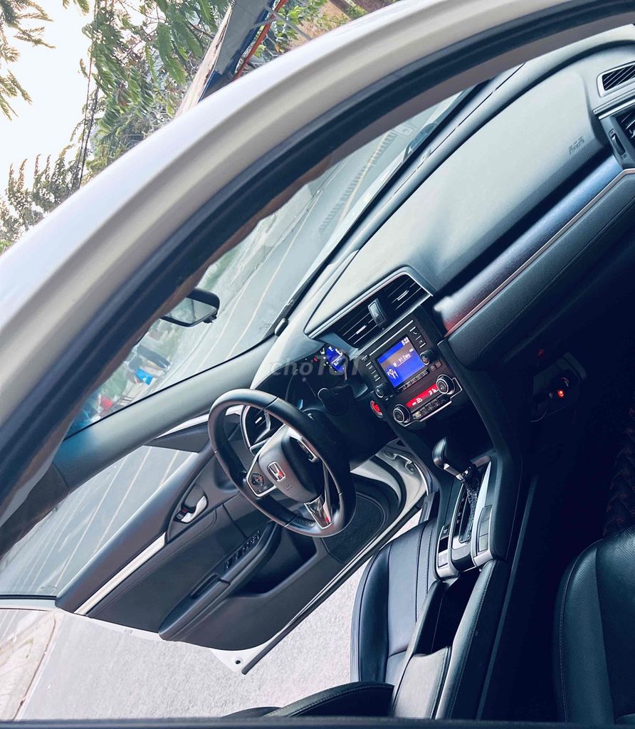 Honda Civic 2018 E  . 1 chủ mua mới đi 81000 km. Mua bán Ô tô tại Huyện Hóc Môn Tp Hồ Chí Minh được đăng bởi Vũ hình 19