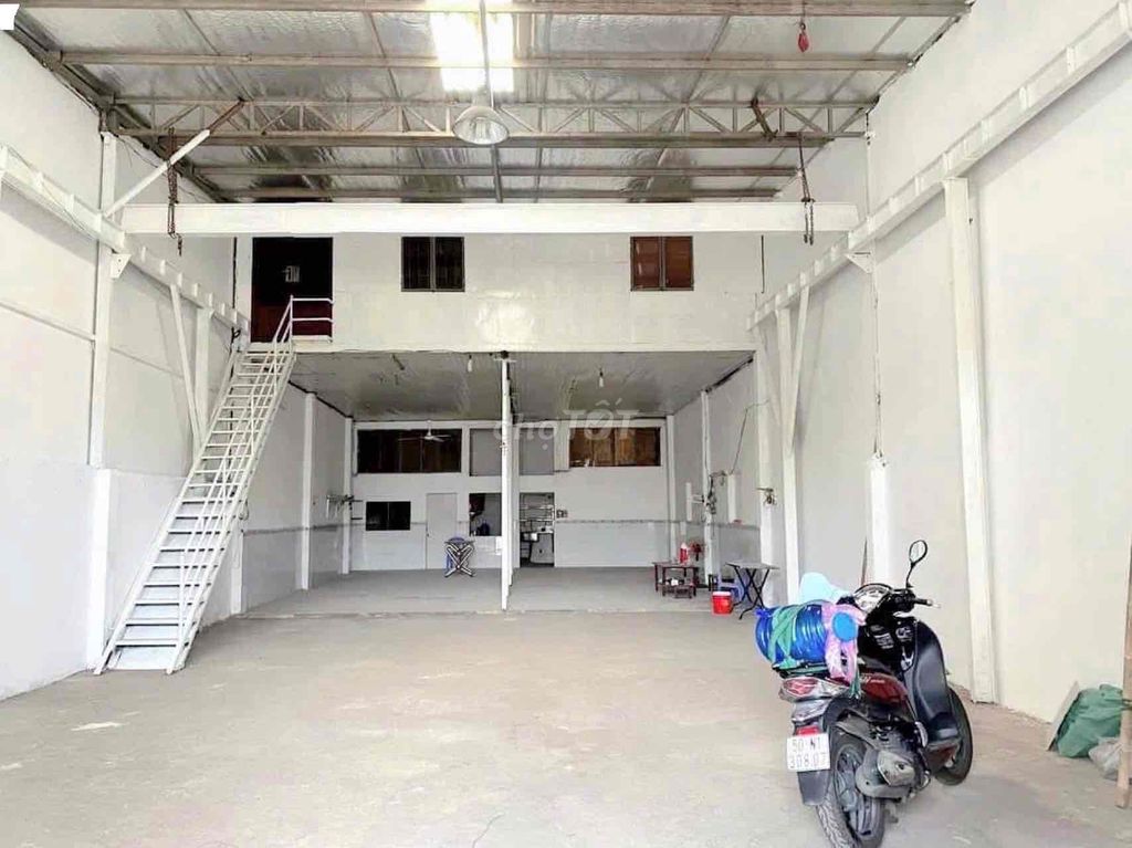 KHO XƯỞNG Y HÌNH ( 280m2 ) BHH-B