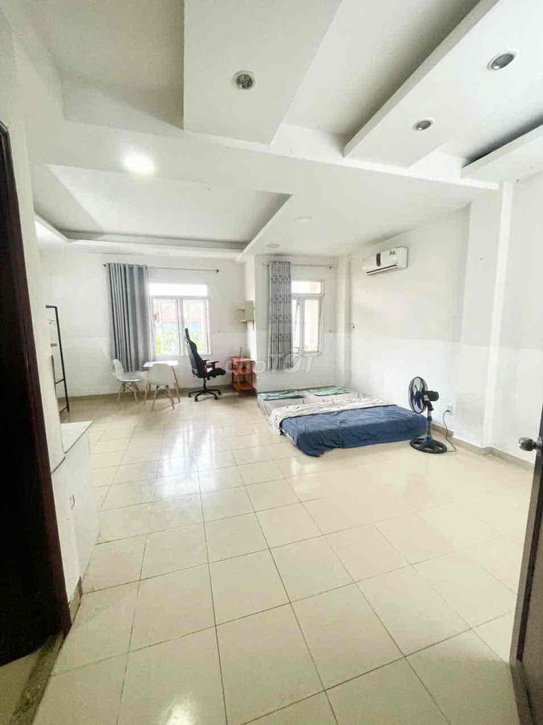 TRỐNG LẠI STUDIO 35m2 siêu to - cửa sổ trời - an ninh cao