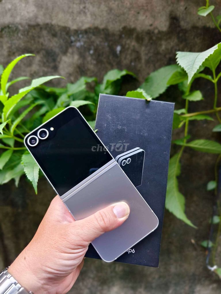 Samsung Z Flip 6 256GB Xám Đã sử dụng. Mua bán Điện thoại tại Thành phố Thủ Đức Tp Hồ Chí Minh được đăng bởi Thái Anh Real hình 1