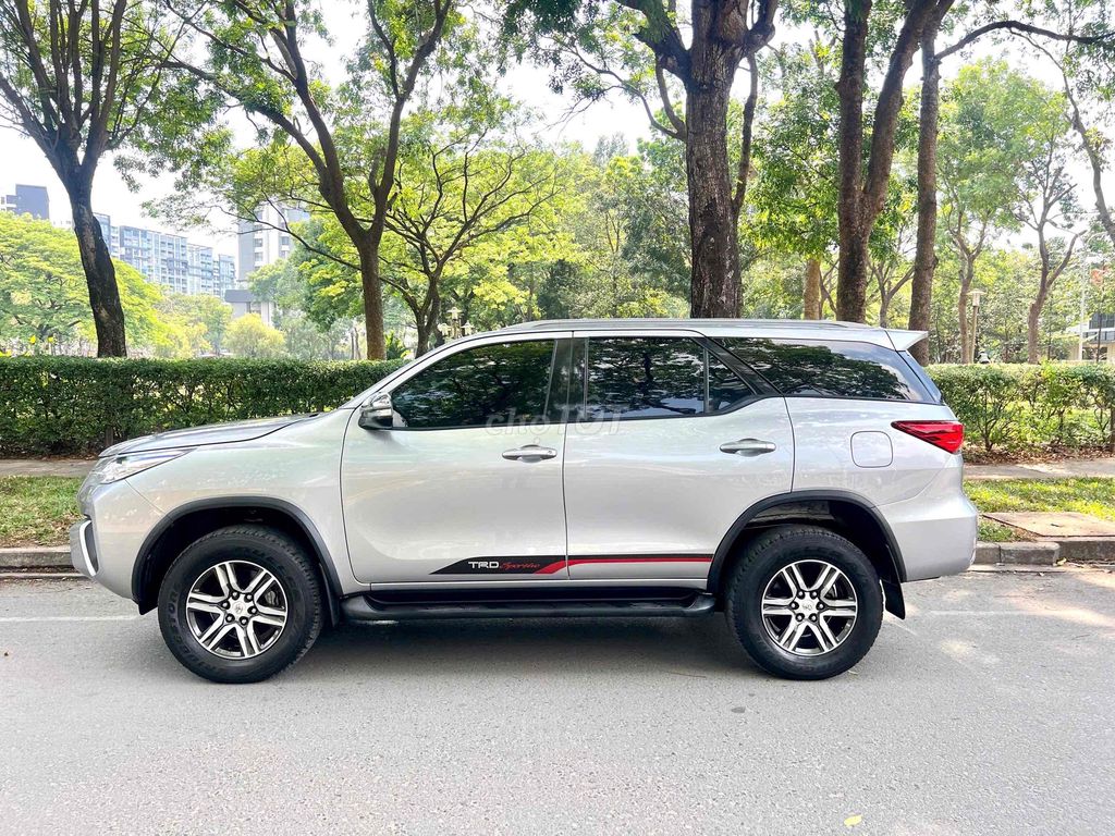 Toyota Fortuner 2019 2.4G 4x2 MT - 83000 km. Mua bán Ô tô tại Quận Tân Phú Tp Hồ Chí Minh được đăng bởi phan khanh hình 5