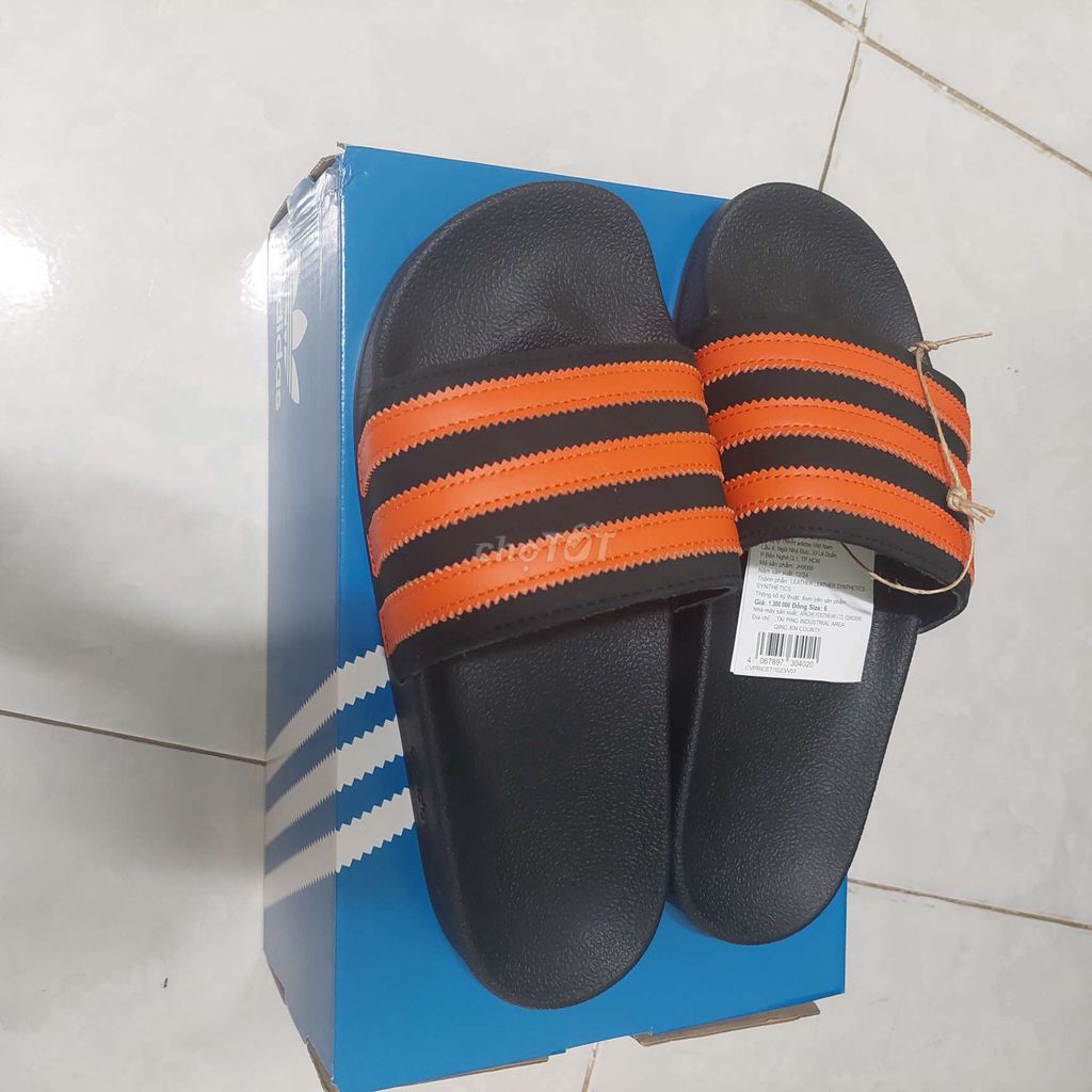Dép Adidas mới chính hãng . Size UK 06. Mua bán Giày dép tại Thành phố Buôn Ma Thuột Đắk Lắk được đăng bởi BongS hình 1