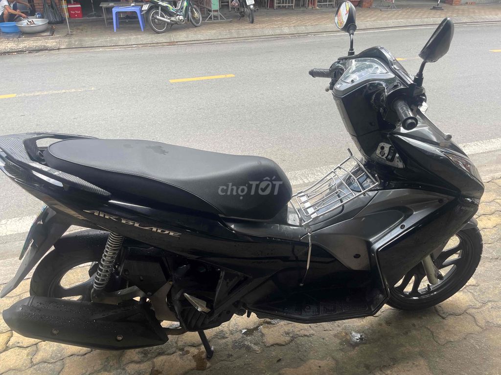 AB 125 bs 74 khá chất. Mua bán Xe máy tại Thành phố Thủ Đức Tp Hồ Chí Minh được đăng bởi CỬA HÀNG XE GẮN MÁY HOÀNG ANH  hình 8