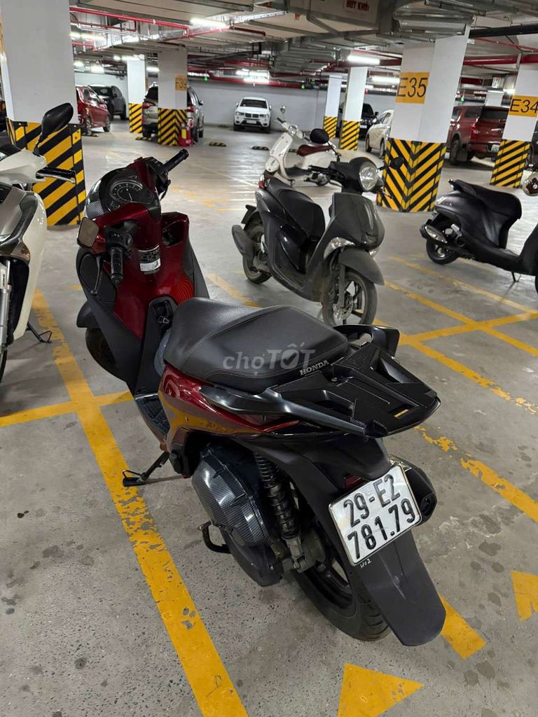 Хонда SH125i CBS красная