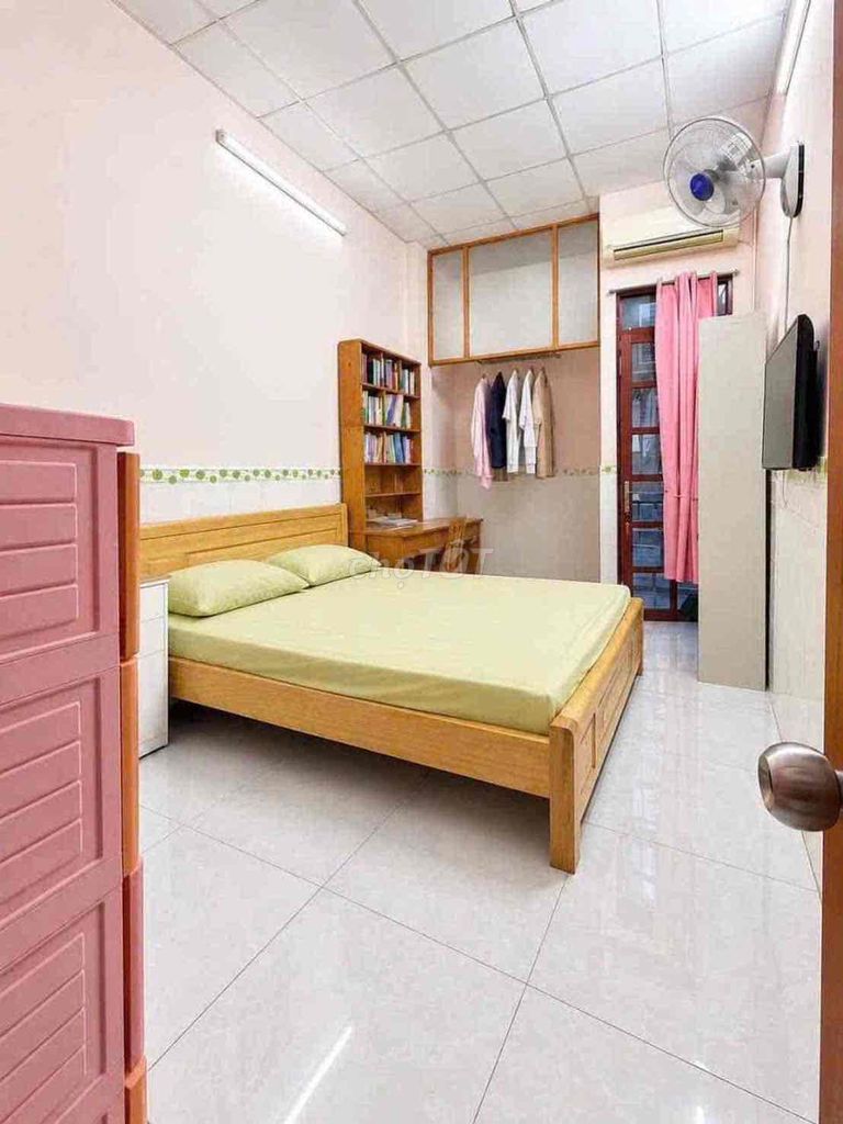 Крепкий дом, автомобильный переулок, Хыонг Ло 2, Бинь Тан, 33м²
