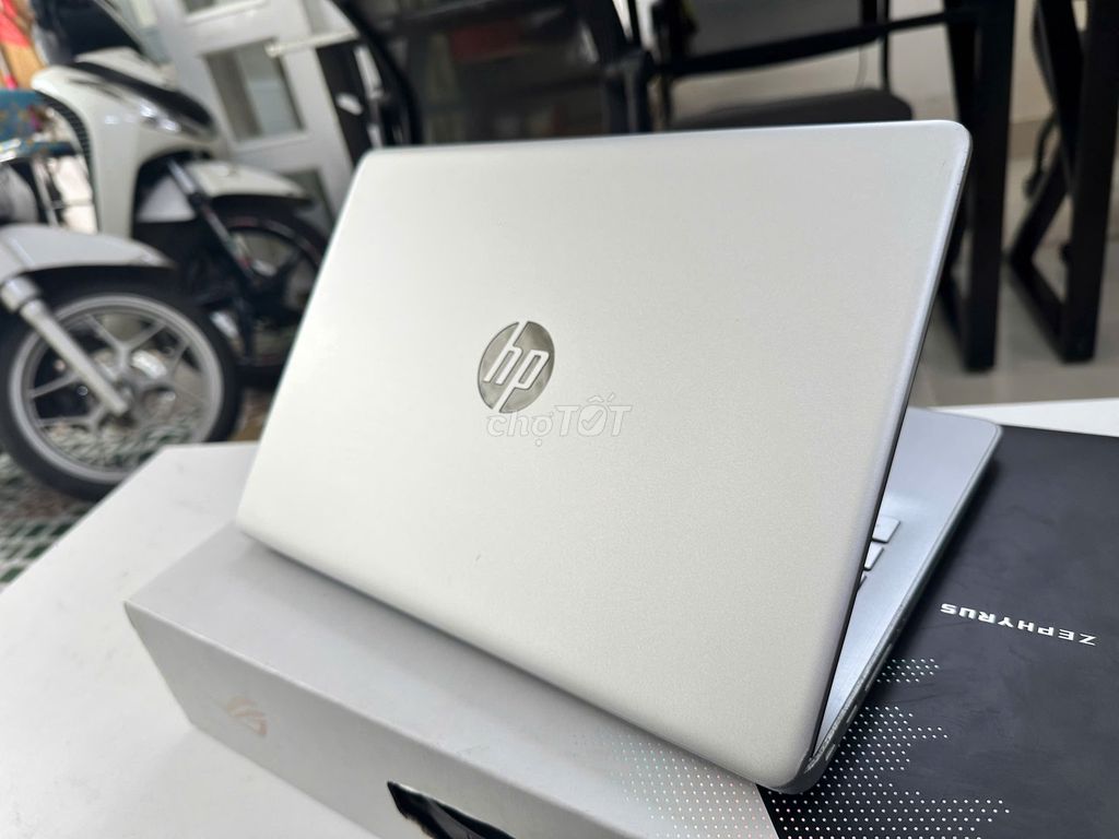 HP 14s máy đẹp 98% dùng làm việc giải trí tiện lợi