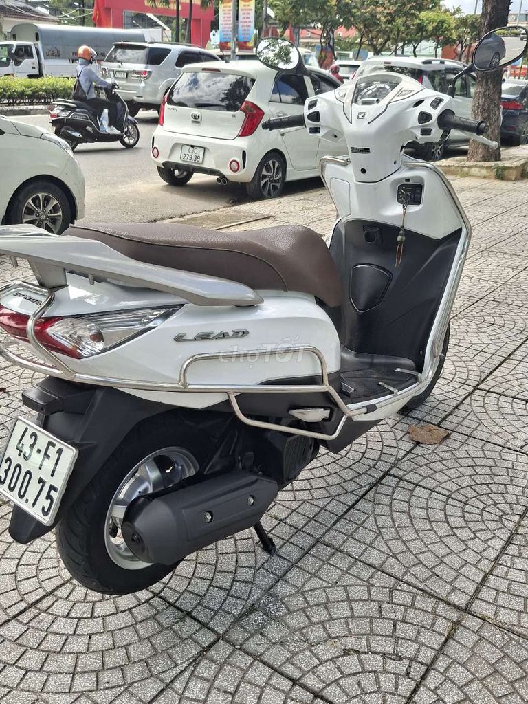 Cần bán lead 2016. Biển 43. Xe đẹp rin. Mua bán Xe máy tại Quận Hải Châu Đà Nẵng được đăng bởi Mua Bán Xe Cũ Có Góp Nợ xấu hình 6