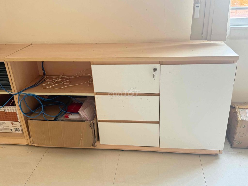 Tủ đựng đồ gỗ đơn giản. Mua bán Tủ, kệ gia đình tại Thành phố Tây Ninh Tây Ninh được đăng bởi Sue Huynh hình 1