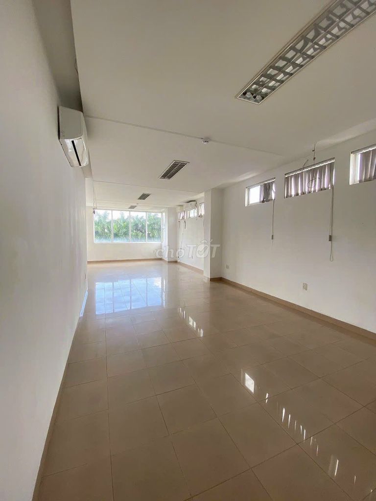 Cho thuê văn phòng Nguyễn Tri Phương 1 văn phòng *** 60m2