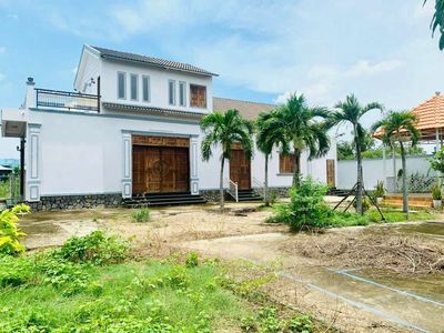 Chính chủ cần bán gấp căn biệt thự nhà vườn. Mua bán nhà ở tại Huyện Cần Giuộc Long An được đăng bởi Phạm Quang Hải