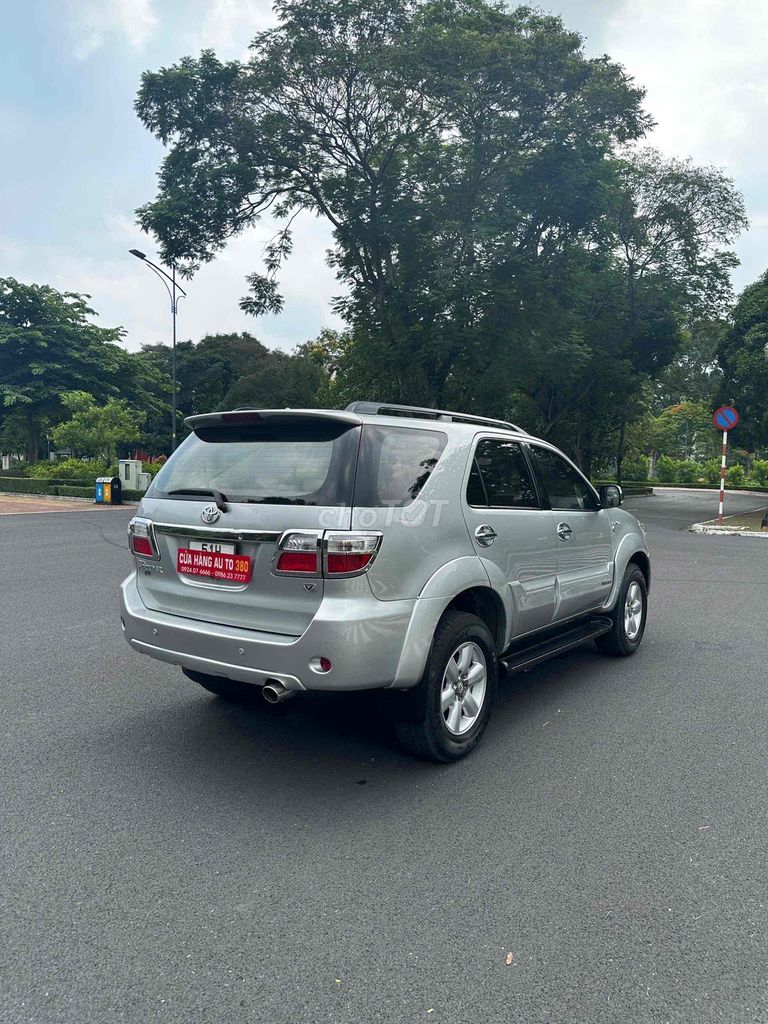 Toyota Fortuner 2009 -AT