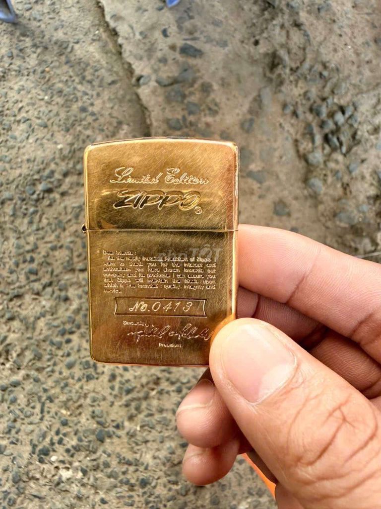 Bật lửa Zippo Limited Edition Vàng. Mua bán Đồ sưu tầm, đồ cổ tại Huyện Đức Hòa Long An được đăng bởi Hoàng Kiệt Nguyễn hình 1