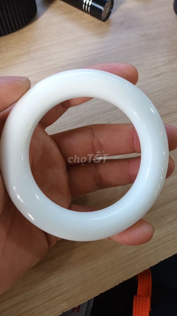 Bán vòng đá bạch tự nhiên tròn lỗ 63mm y hình