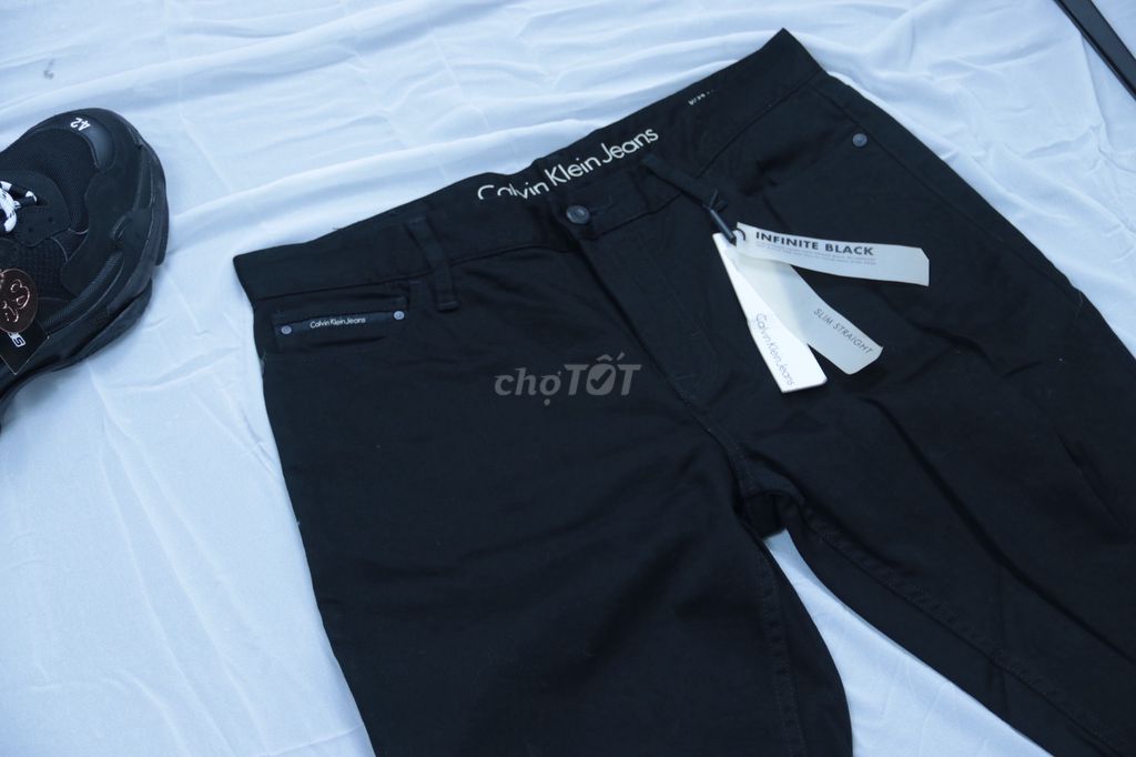 Quần jean nam Calvin Klein Slim Straight. Mua bán Quần áo tại Quận Hoàn Kiếm Hà Nội được đăng bởi Thành hình 1