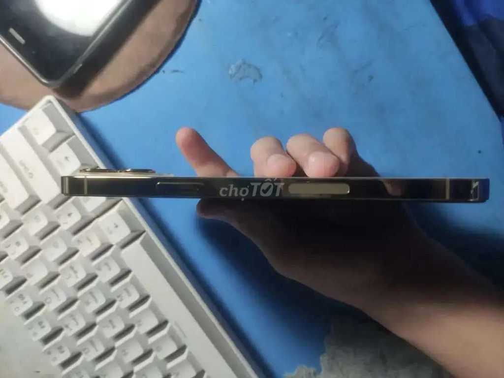 iPhone 12 Pro Max 256GB Vàng LL/A. Mua bán Điện thoại tại Quận Cẩm Lệ Đà Nẵng được đăng bởi Nguyễn Oanh hình 1