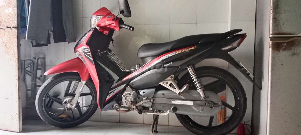Honda Wave RSX 110FI красная бензиновая электронная