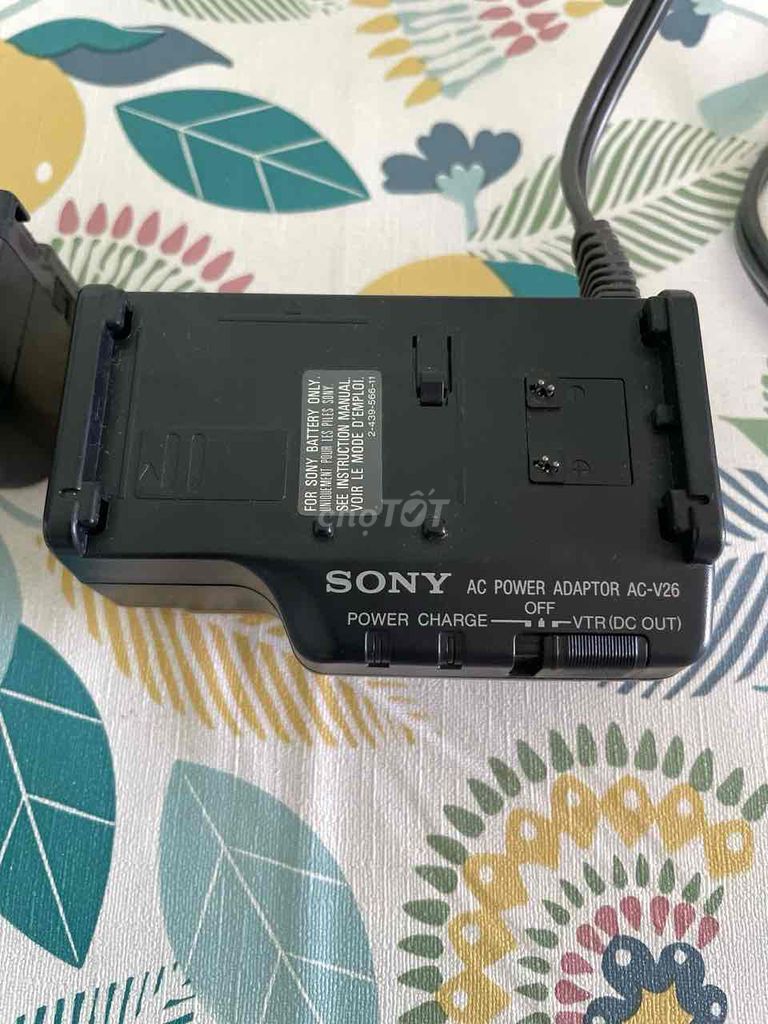 Đồ sạc + pin máy quay phim Sony cũ