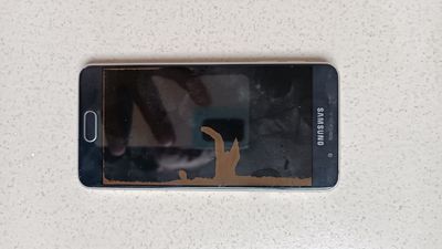 Xác Samsung Galaxy A3(2016) màu đen, hỏng màn hình