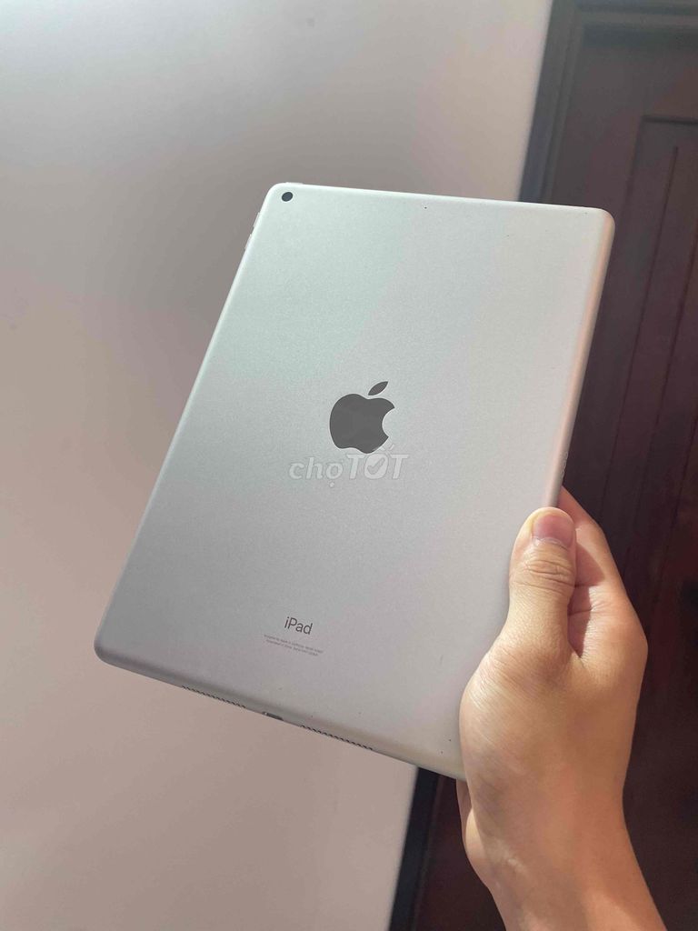 Apple iPad Gen 9 64GB Bạc. Mua bán Máy tính bảng tại Thành phố Huế Thừa Thiên Huế được đăng bởi Trần Khoa hình 1