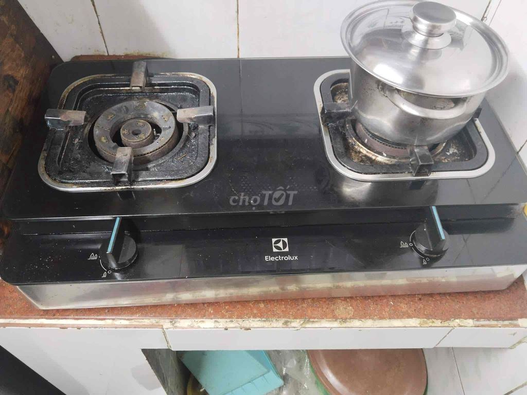 Bếp ga Electrolux mặt kính Đen. Mua bán Bếp, lò, đồ điện nhà bếp tại Quận Phú Nhuận Tp Hồ Chí Minh được đăng bởi Khánh Hoà hình 1