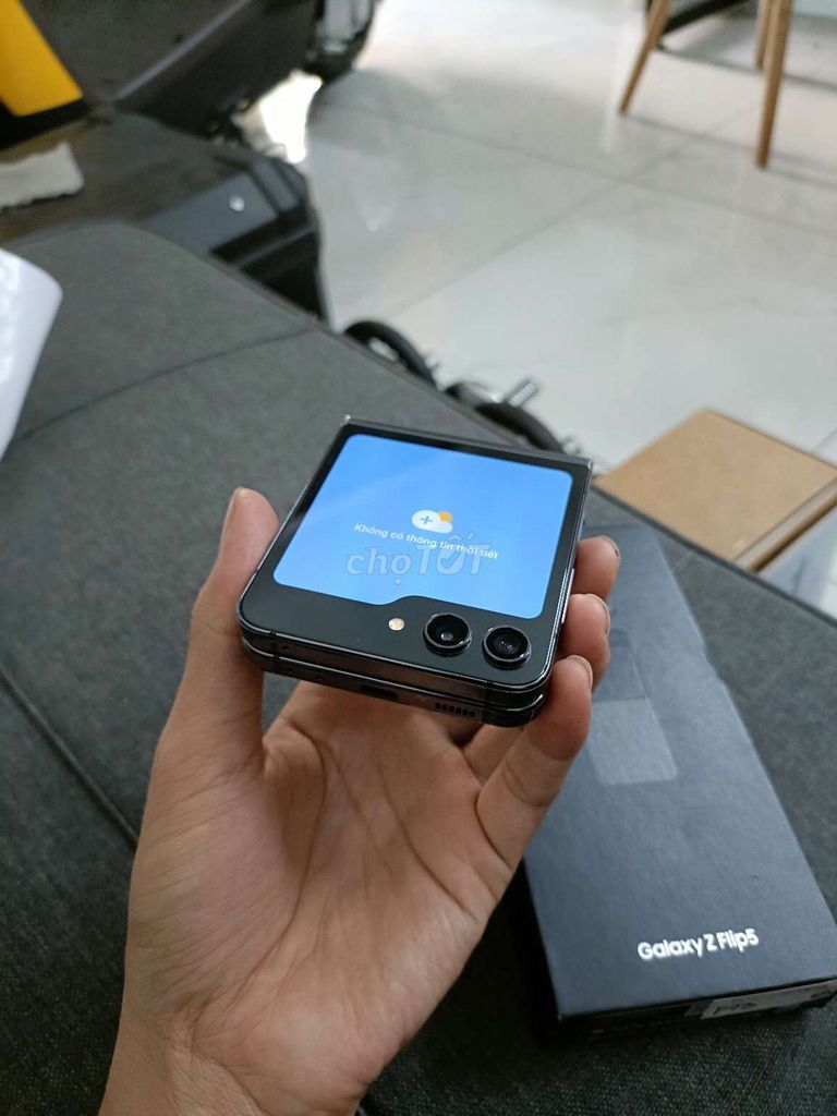 Samsung Z Flip 5 256GB Hàn Openbox. Mua bán Điện thoại tại Quận Thanh Khê Đà Nẵng được đăng bởi TT PHONE SALE GIÁ SỈ hình 1