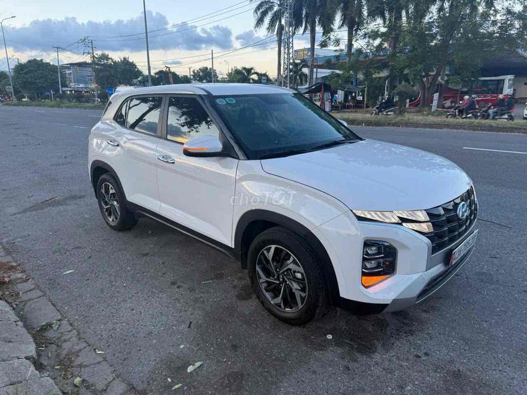 Hyundai Creta 2023 1.5 Tiêu chuẩn  - 16000 km. Mua bán Ô tô tại Thành phố Tam Kỳ Quảng Nam được đăng bởi Đại hình 4