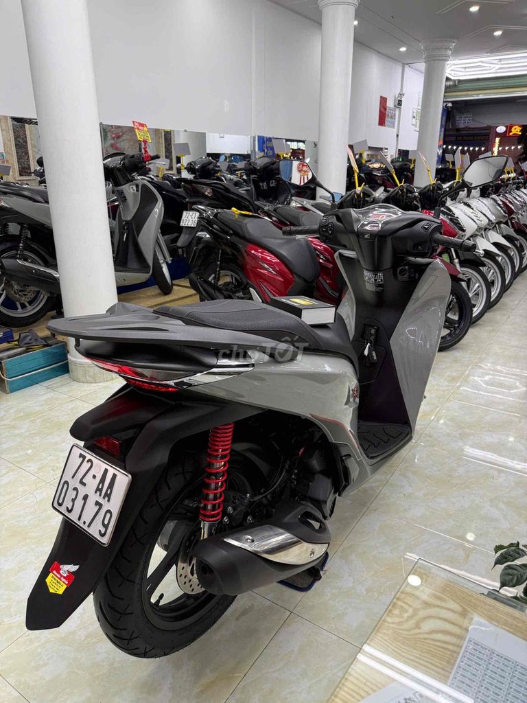 Honda SH 160 ABS 2025 Xám 2000 km. Mua bán Xe máy tại Thành phố Vũng Tàu Bà Rịa - Vũng Tàu được đăng bởi XE MÁY BẢO THANH  TPVŨNG TÀU hình 17