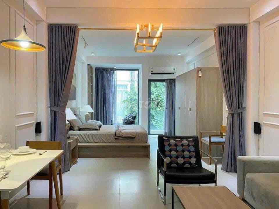 Apartment tách bếp toạ lạc tại Thảo Điền - gần cầu Sài Gòn ban công